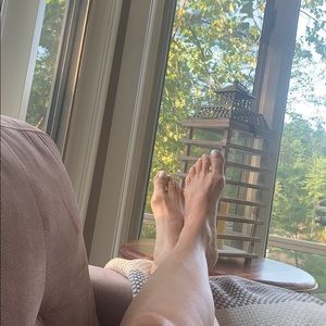 Meet your Posher, Debora